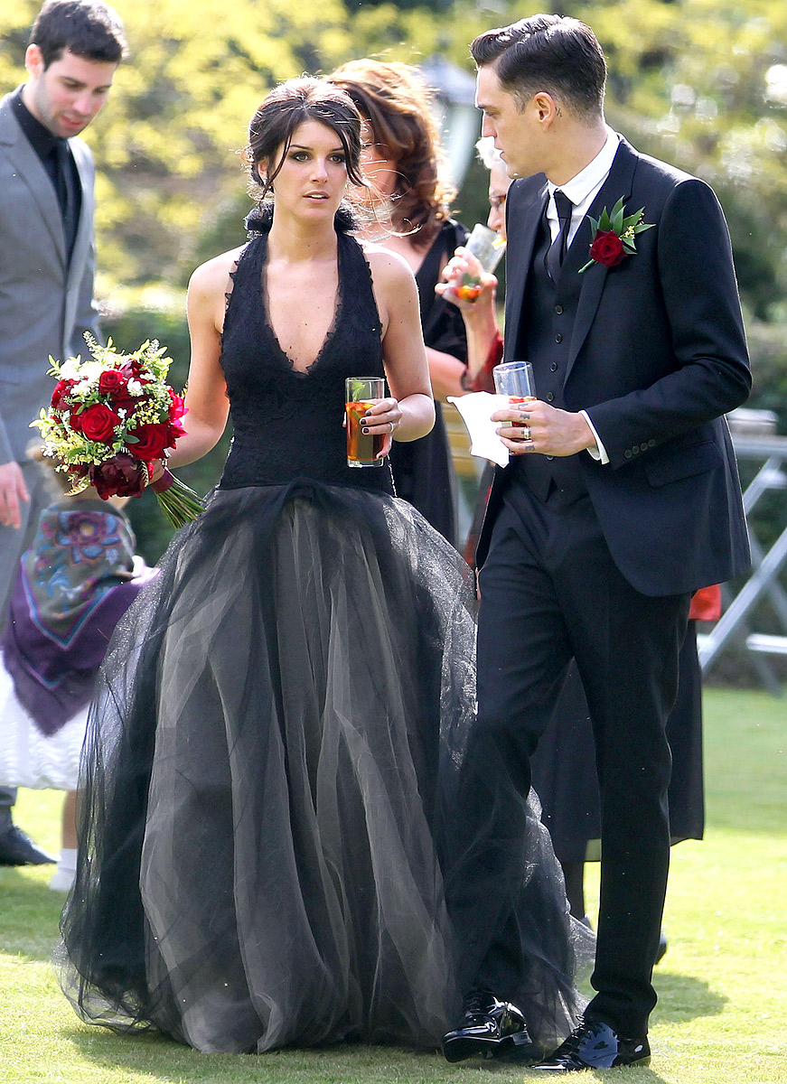 1368460899_shenae-grimes-wedding-zoom