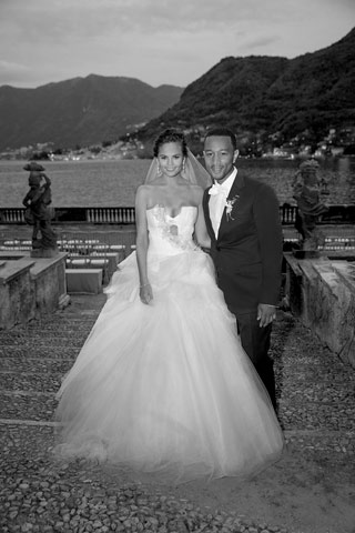 elle-john-legend-chrissy-teigen-wedding-de