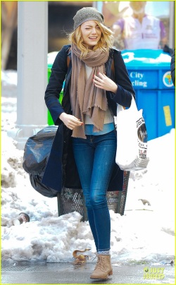 emma-stone-untitled-cameron-crowe-project-release-date-announced-01