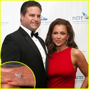 vanessa-williams-engaged-to-jim-skimp-see-her-ring1
