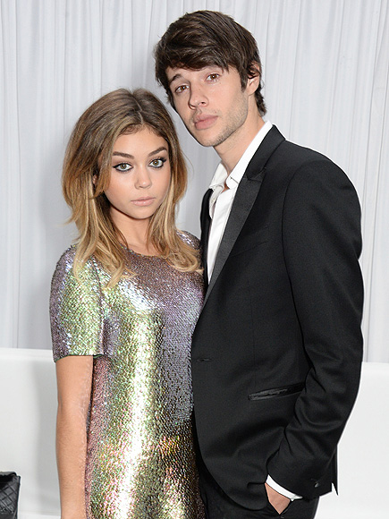 sarah-hyland-t-435